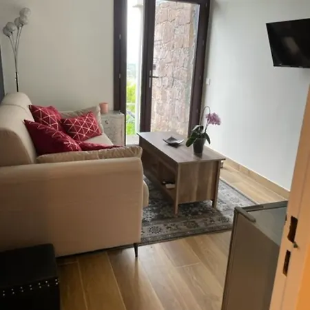 住宿加早餐酒店 Private Inside With Pool & Tennis Commodities And Beach Around
